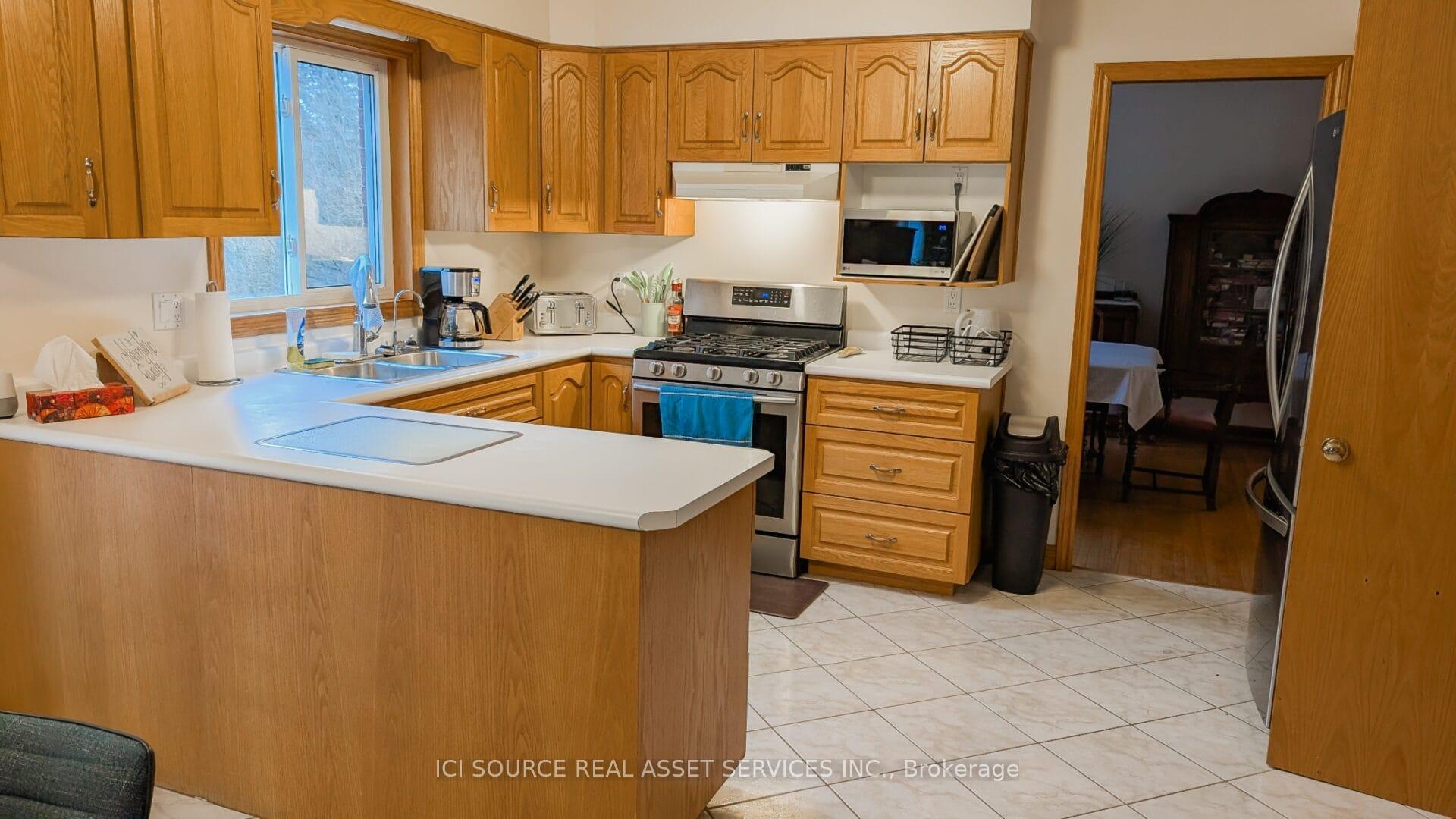Photo 8 of 361 Westridge Drive, Waterloo, Maple Hills — HOMEH