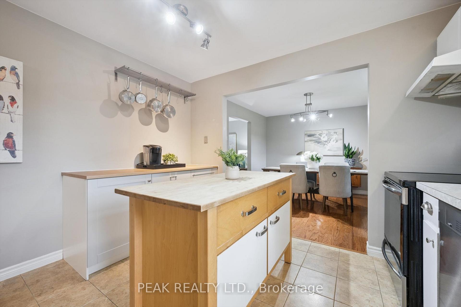 Photo 16 of 358 Craigleith Drive, Waterloo — HOMEH