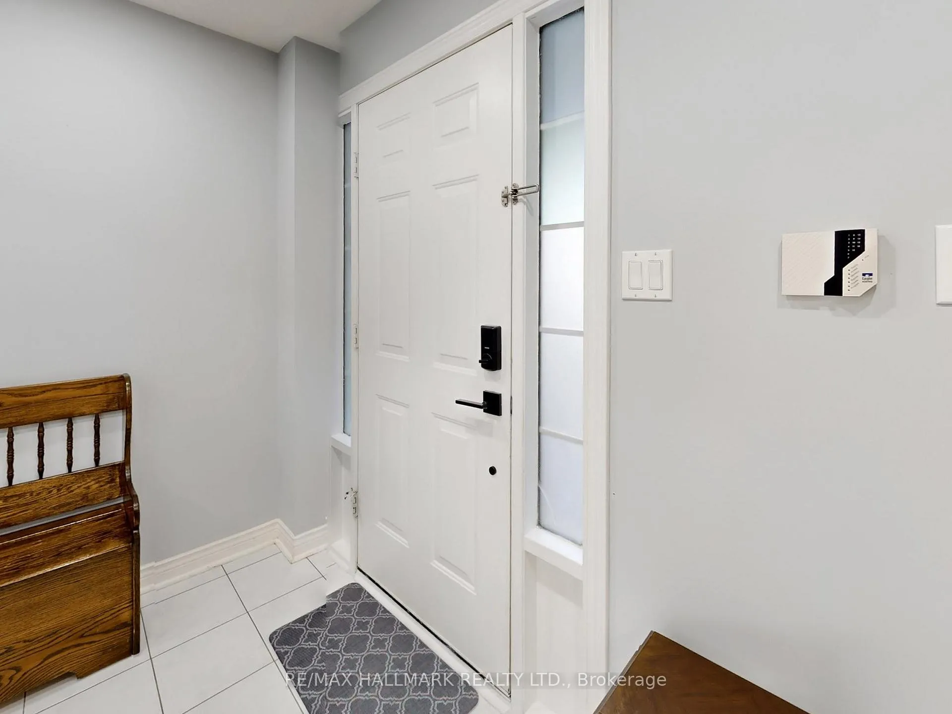 Photo 5 of 156 Stone Road, Aurora, Aurora Grove — HOMEH
