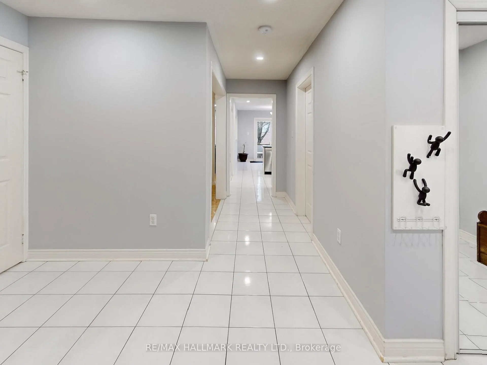 Photo 8 of 156 Stone Road, Aurora, Aurora Grove — HOMEH