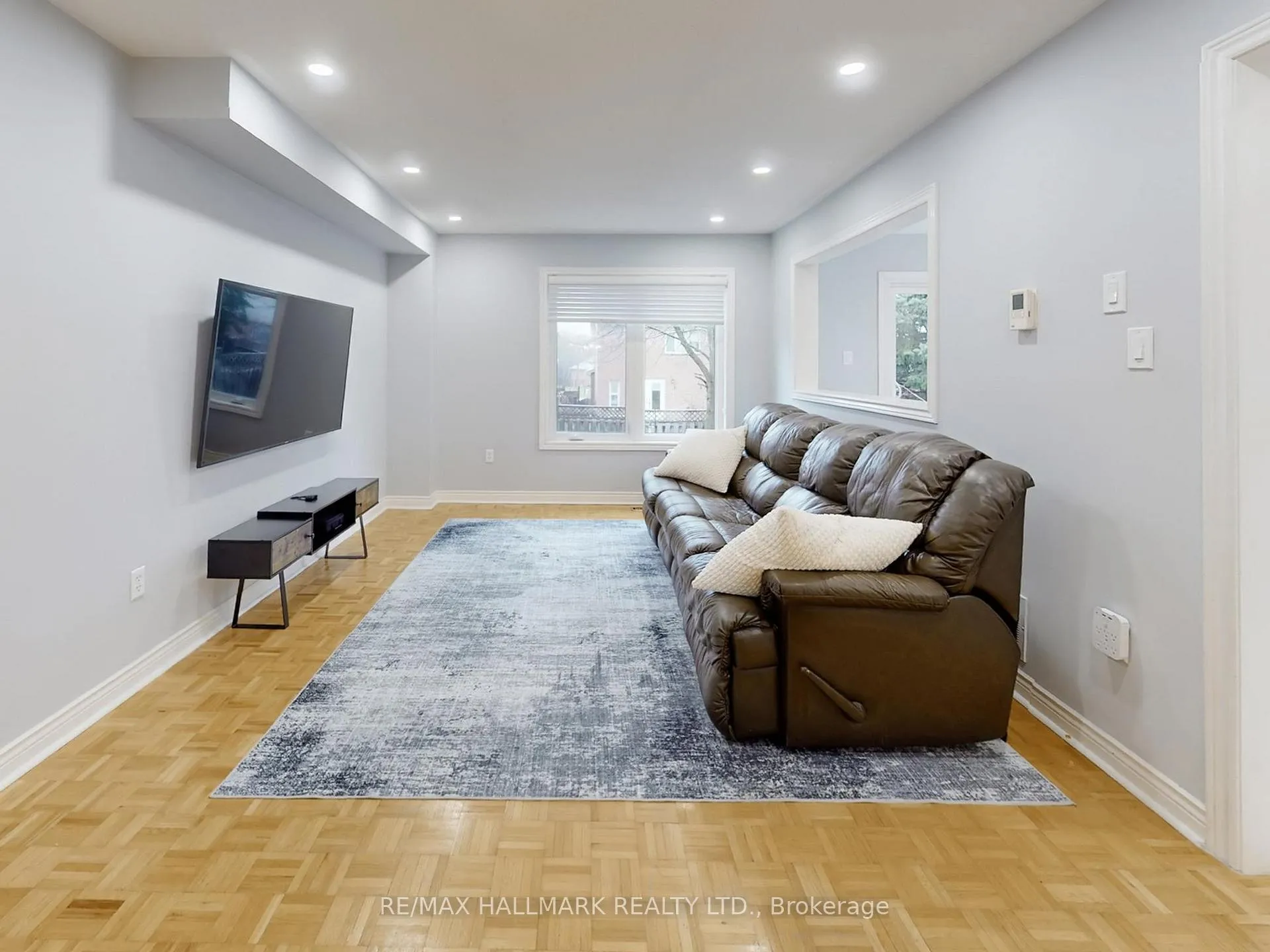 Photo 9 of 156 Stone Road, Aurora, Aurora Grove — HOMEH