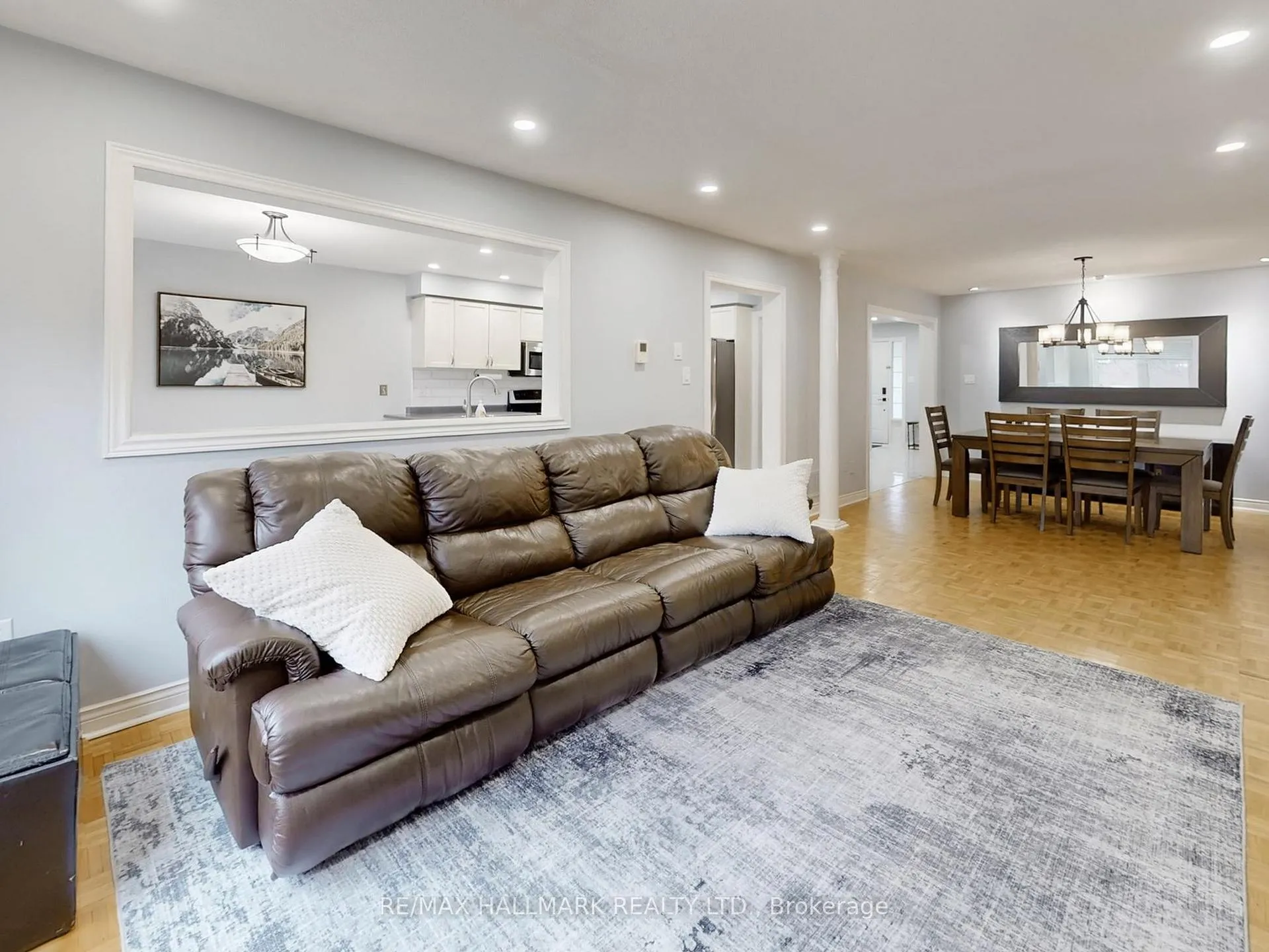Photo 10 of 156 Stone Road, Aurora, Aurora Grove — HOMEH
