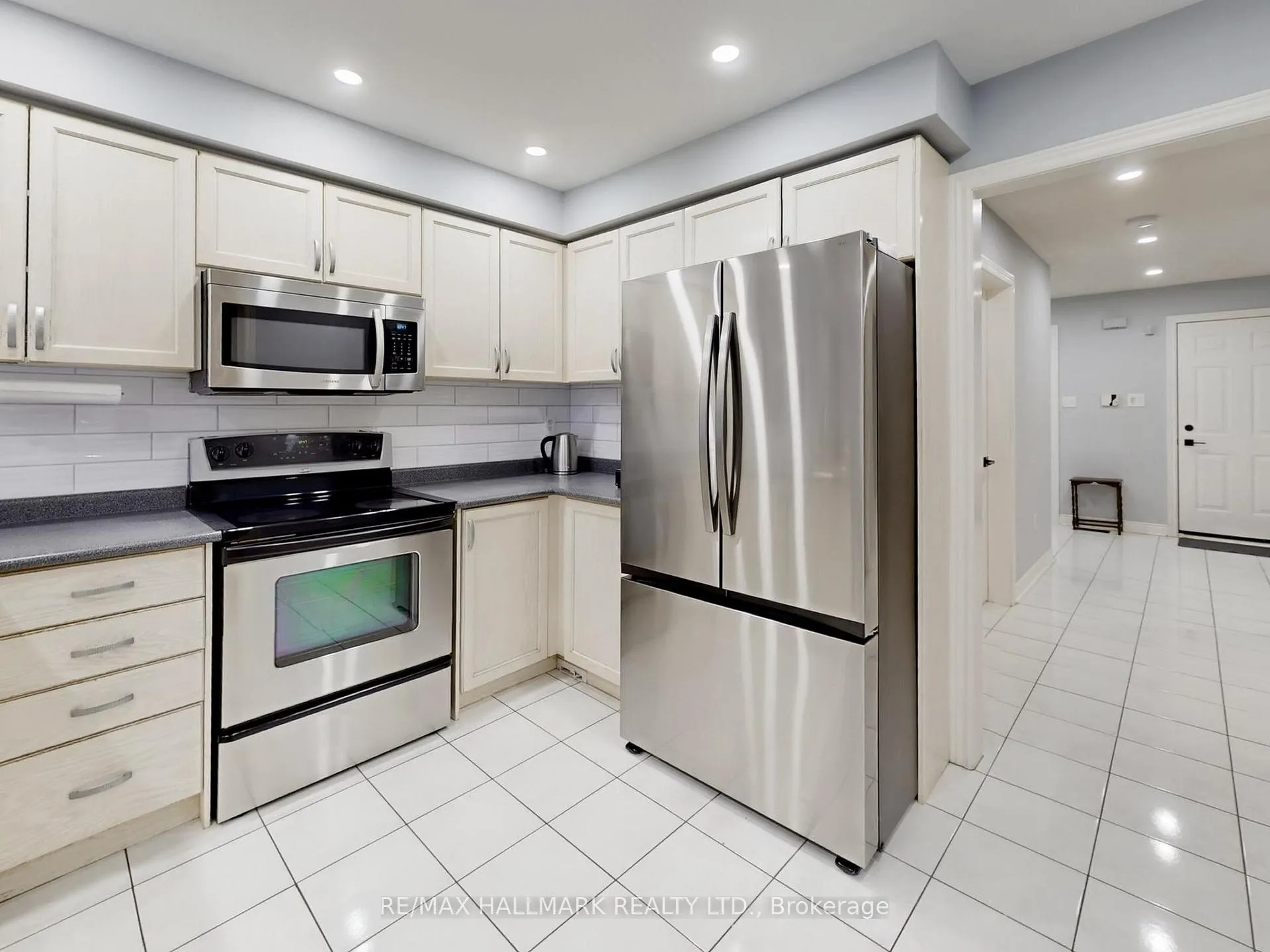 Photo 14 of 156 Stone Road, Aurora, Aurora Grove — HOMEH