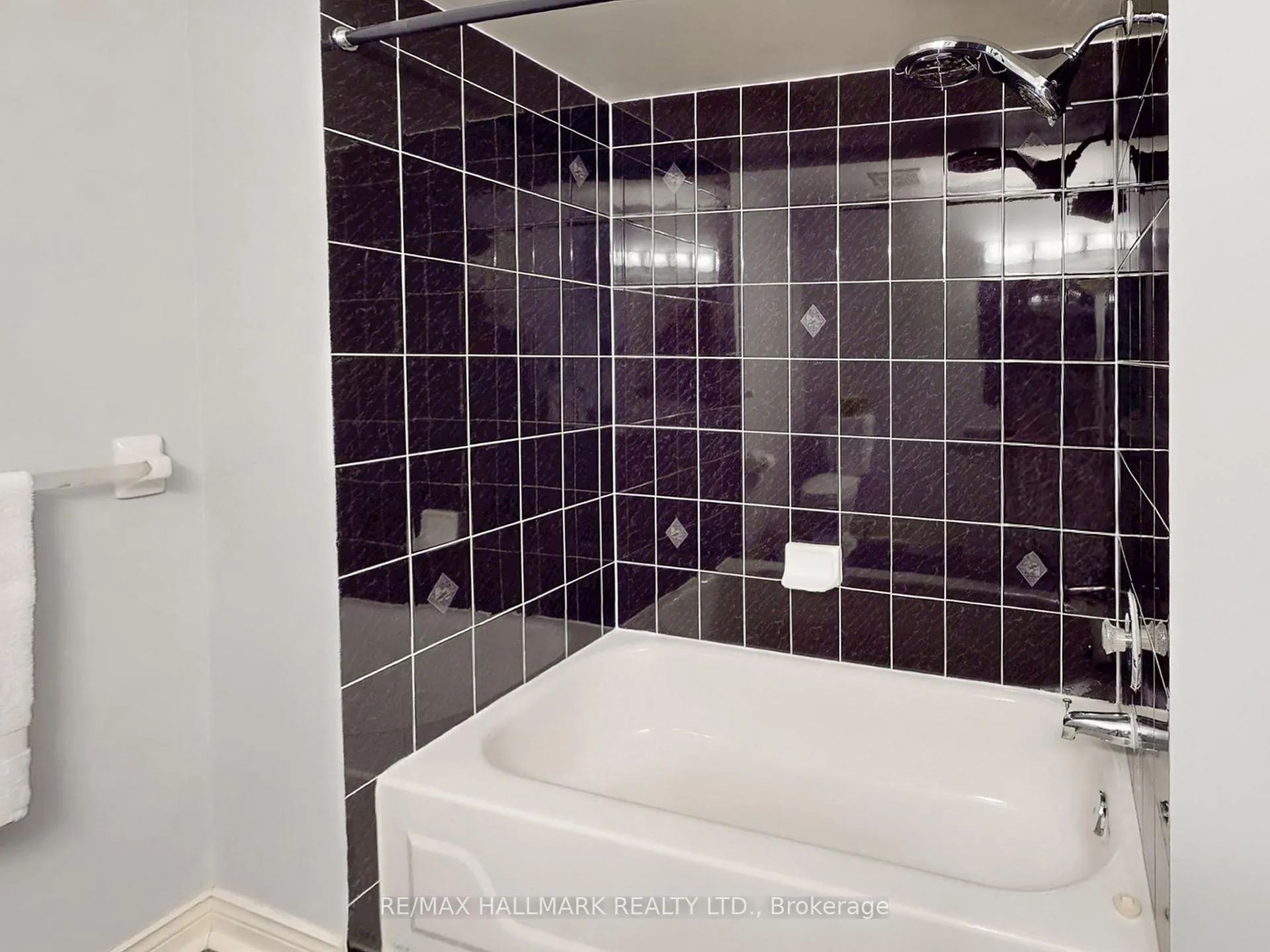 Photo 37 of 156 Stone Road, Aurora, Aurora Grove — HOMEH