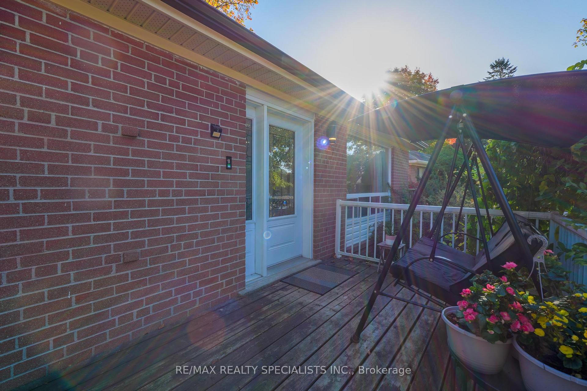 Photo 14 of 18 Corbett Crescent, Aurora, Aurora Highlands — HOMEH