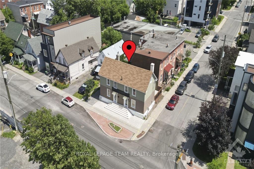 Front of 461-463 Booth Street