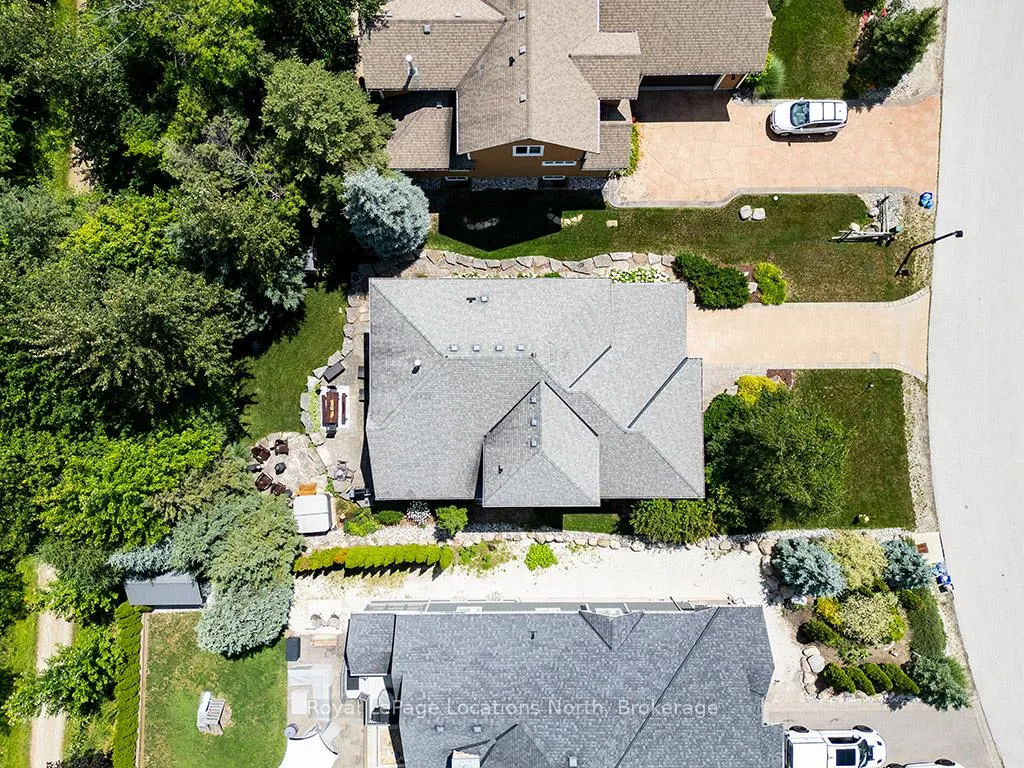 Photo 2 of 151 Rankin's Crescent, Blue Mountains — HOMEH