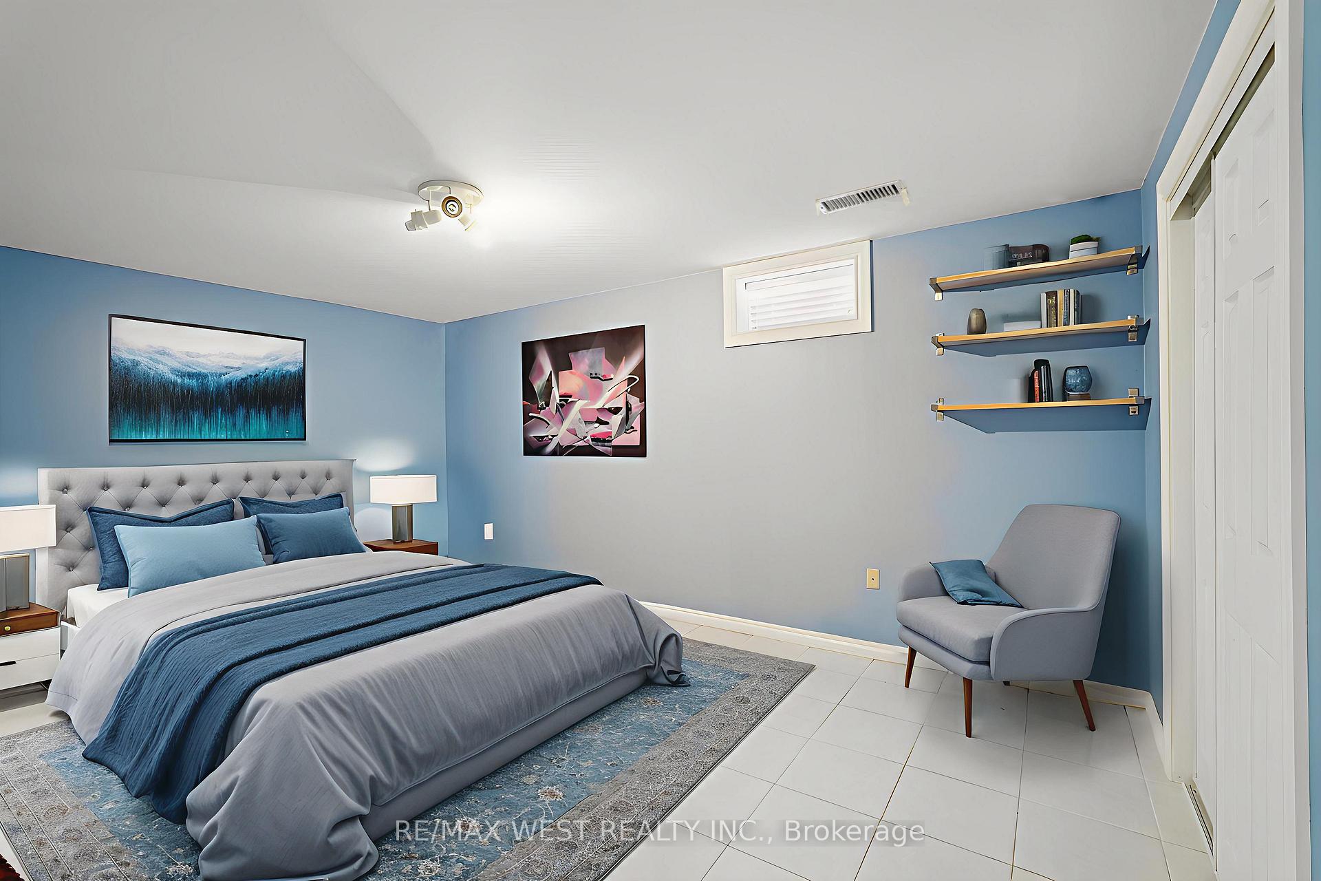 Photo 16 of 133 Cupola Crescent, Vaughan, Vellore Village — HOMEH