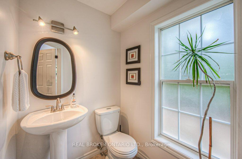Photo 5 of 511 Mariner Drive, Waterloo — HOMEH