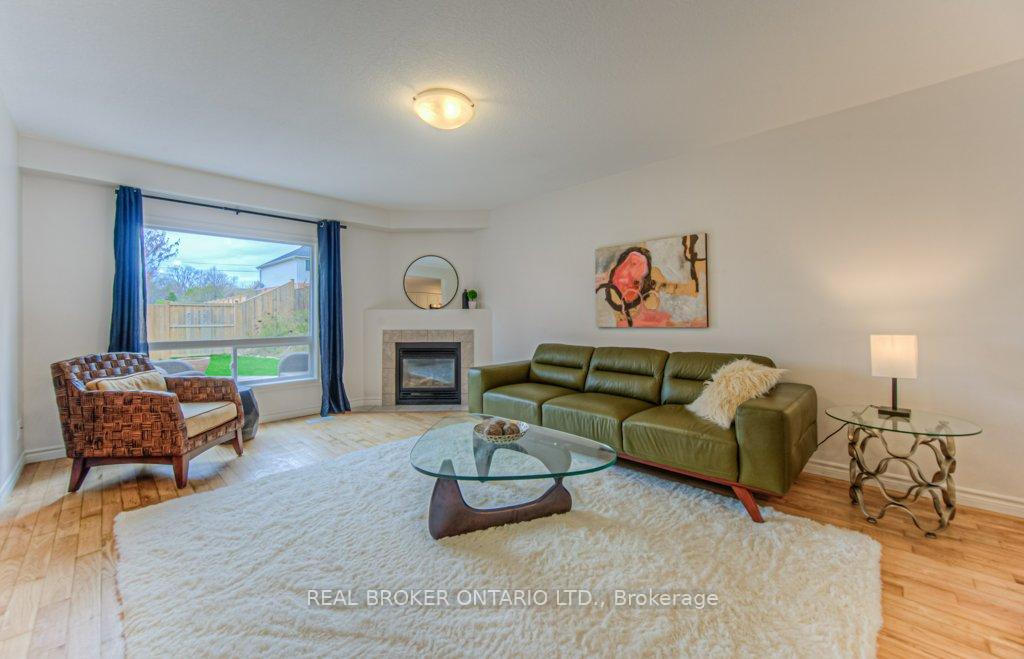 Photo 8 of 511 Mariner Drive, Waterloo — HOMEH