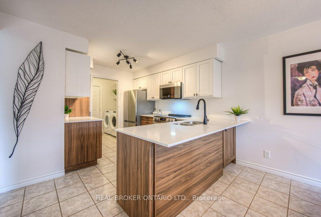 Photo 15 of 511 Mariner Drive, Waterloo — HOMEH