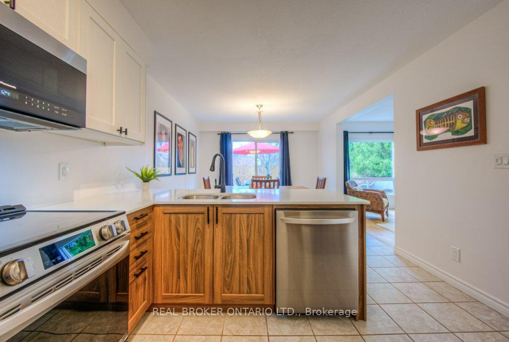 Photo 17 of 511 Mariner Drive, Waterloo — HOMEH