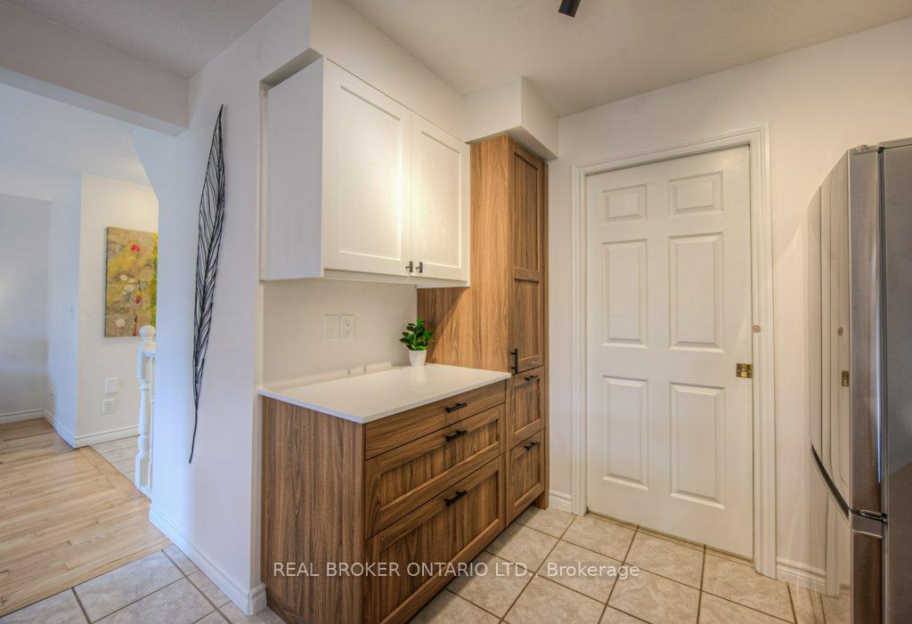 Photo 18 of 511 Mariner Drive, Waterloo — HOMEH