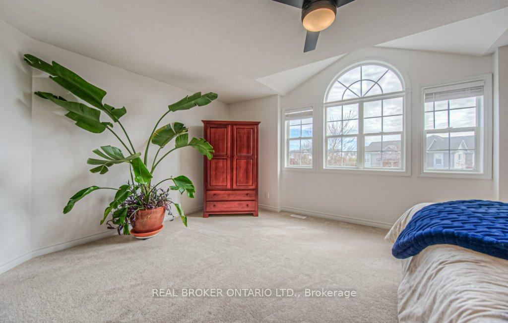 Photo 33 of 511 Mariner Drive, Waterloo — HOMEH