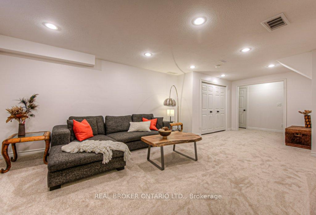 Photo 38 of 511 Mariner Drive, Waterloo — HOMEH