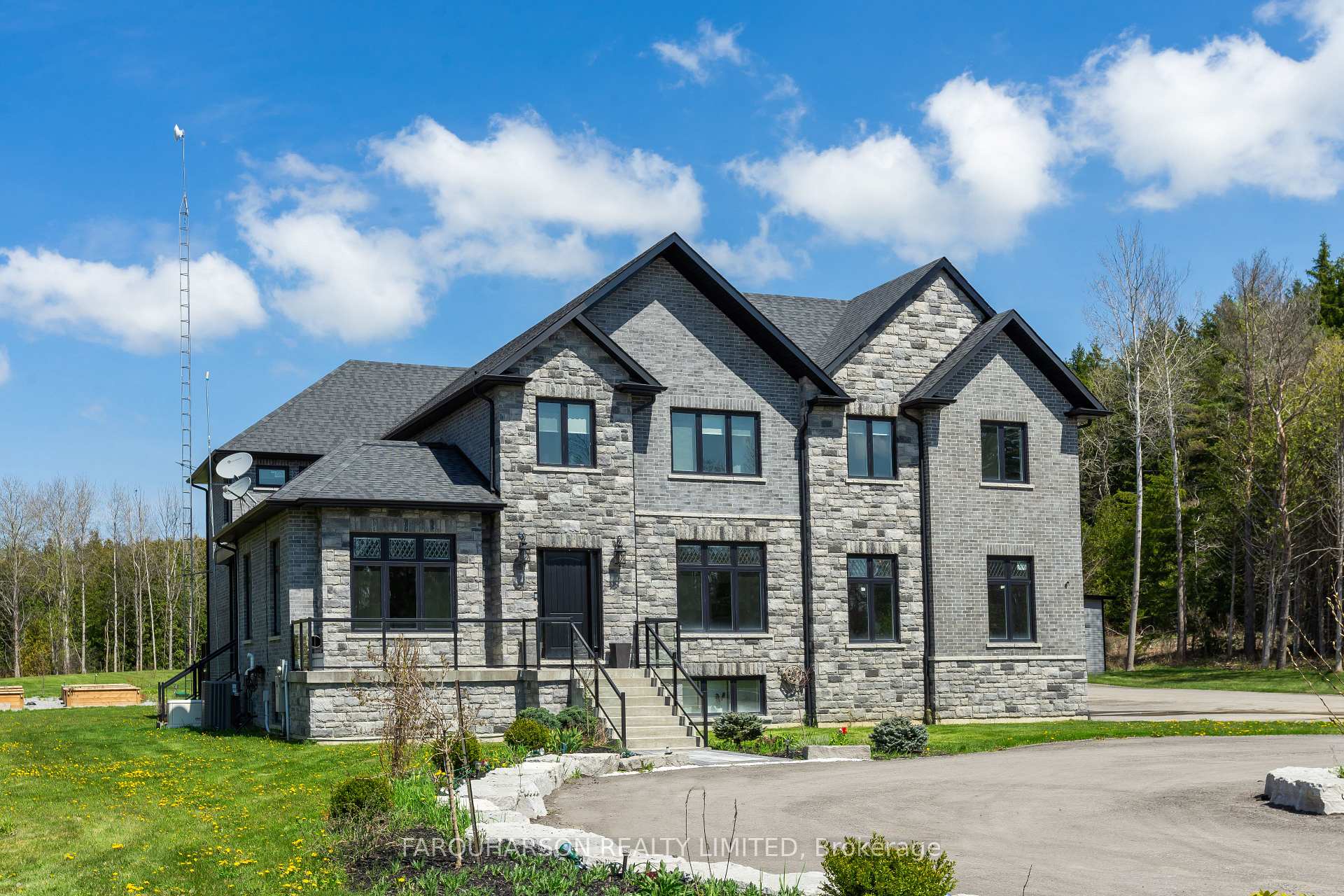 Photo 4 of 280 Davis Drive, Uxbridge, Rural Uxbridge — HOMEH