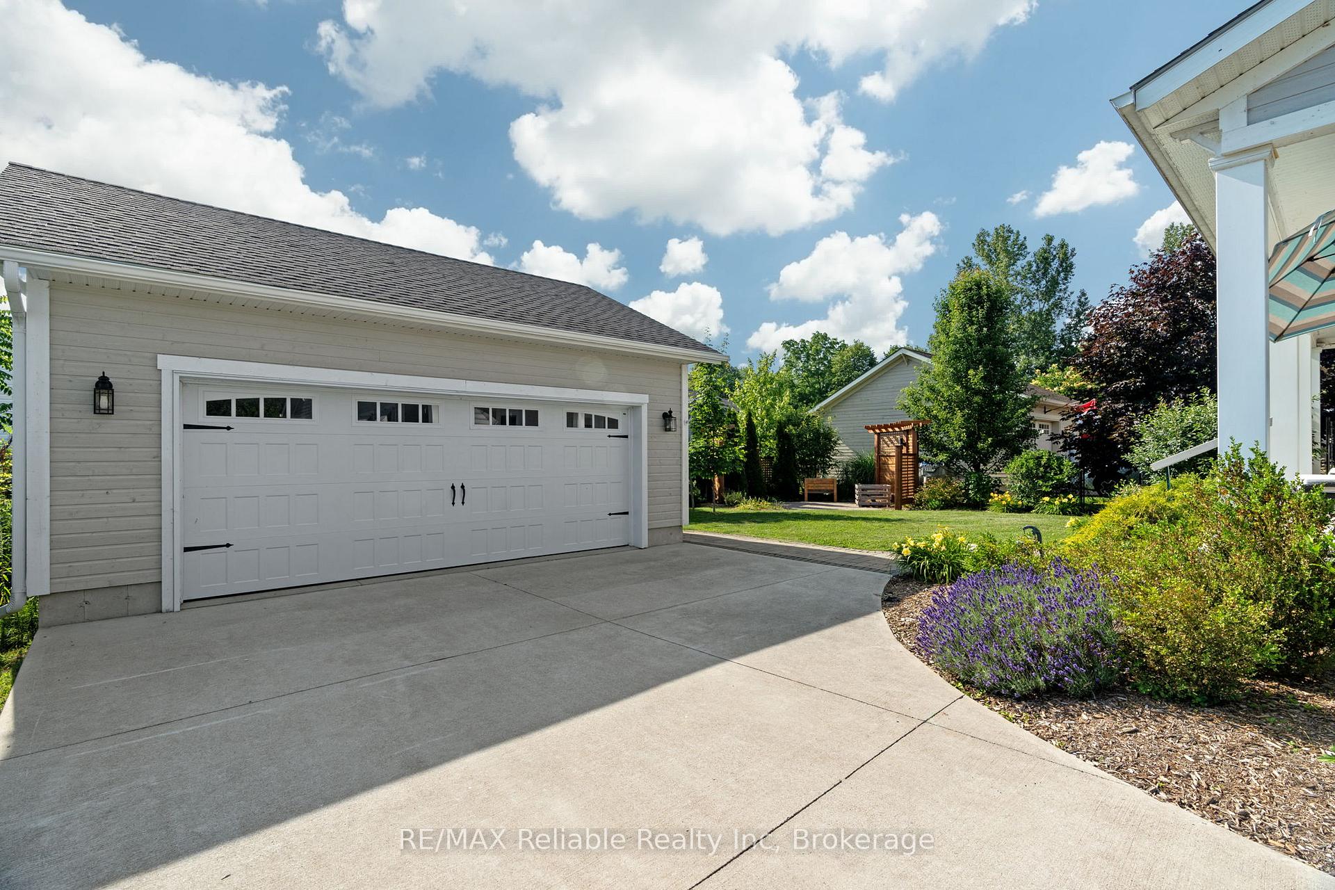 Photo 34 of 32 Thimbleweed Drive, Bluewater, Bayfield — HOMEH