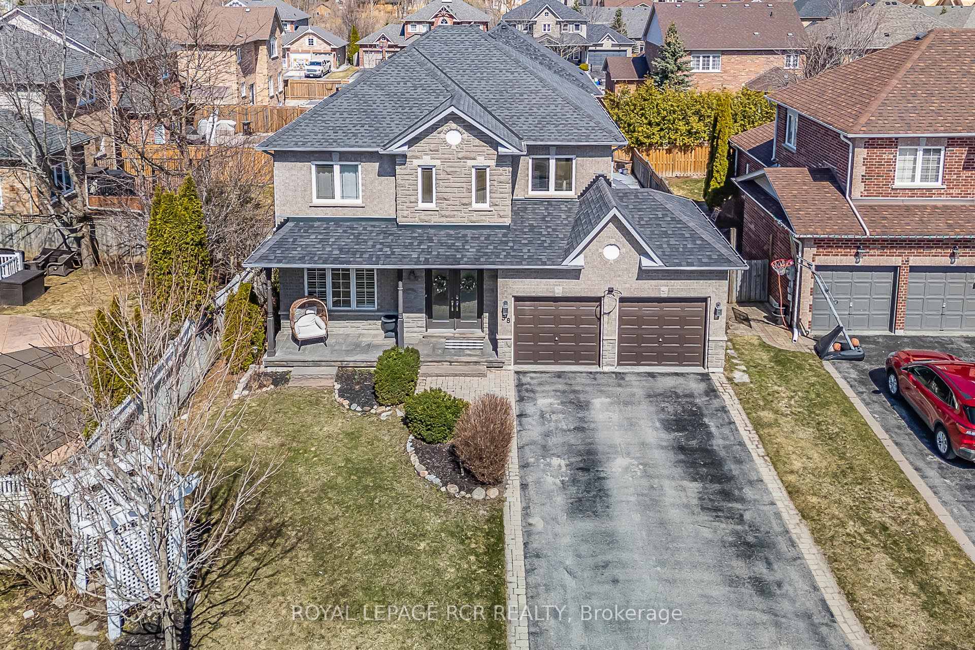 Photo 4 of 38 Brownscombe Crescent, Uxbridge — HOMEH