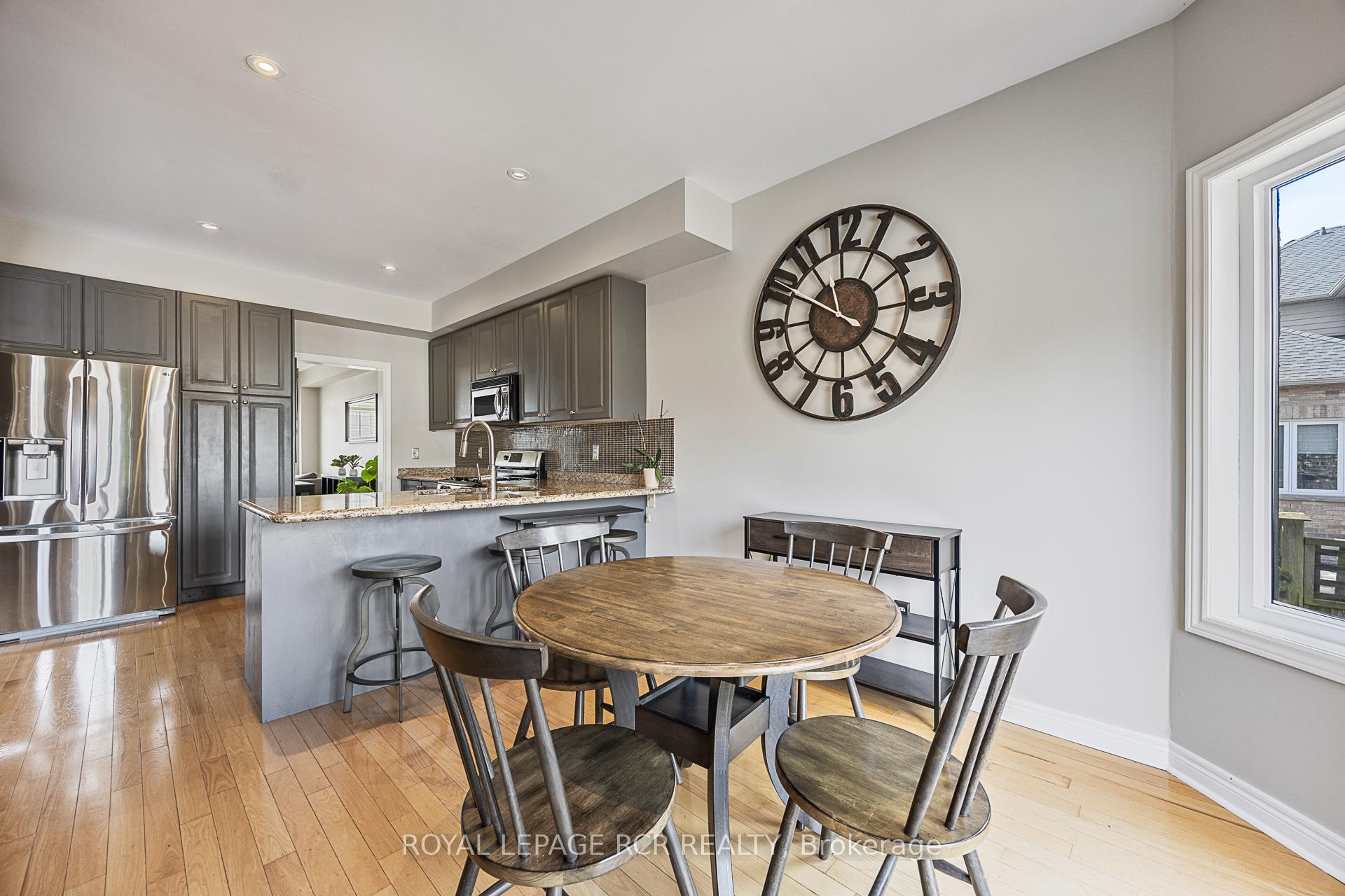 Photo 22 of 38 Brownscombe Crescent, Uxbridge — HOMEH