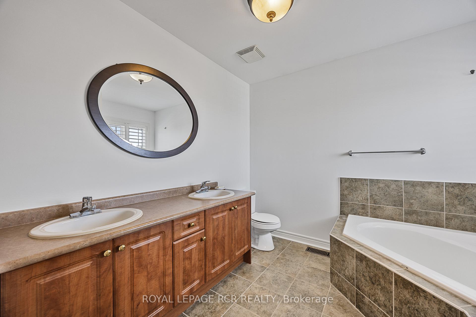 Photo 30 of 38 Brownscombe Crescent, Uxbridge — HOMEH