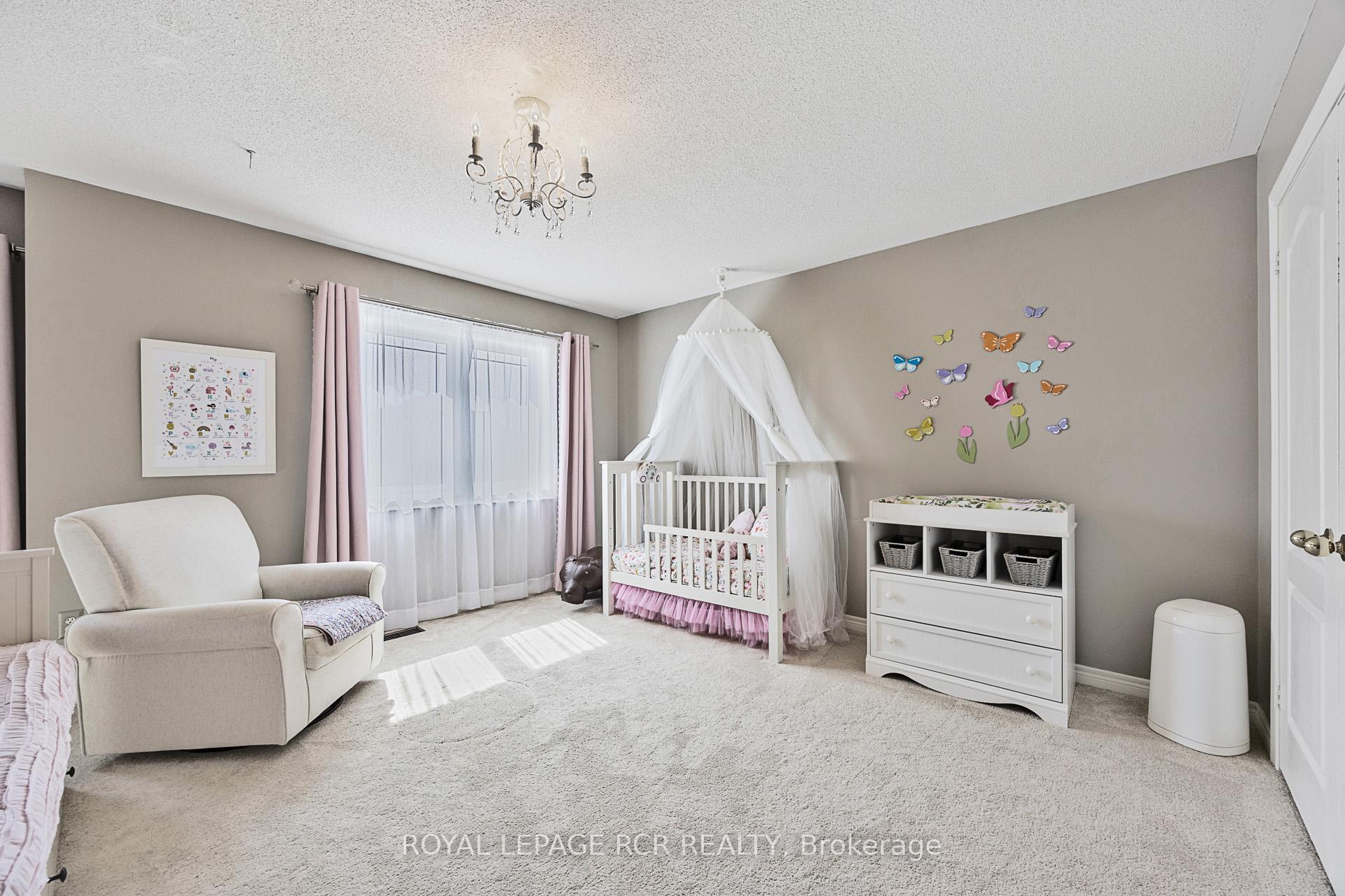 Photo 35 of 38 Brownscombe Crescent, Uxbridge — HOMEH
