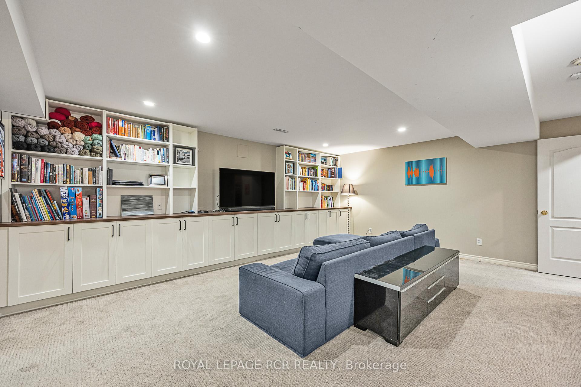 Photo 39 of 38 Brownscombe Crescent, Uxbridge — HOMEH