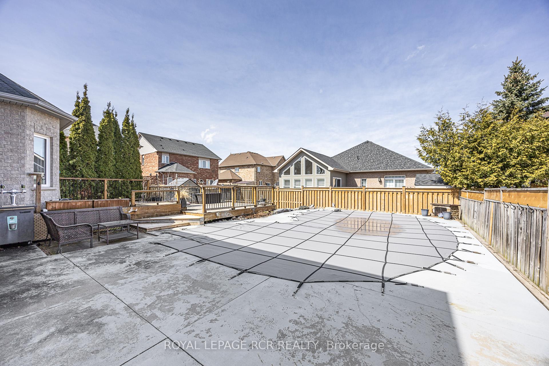 Photo 44 of 38 Brownscombe Crescent, Uxbridge — HOMEH