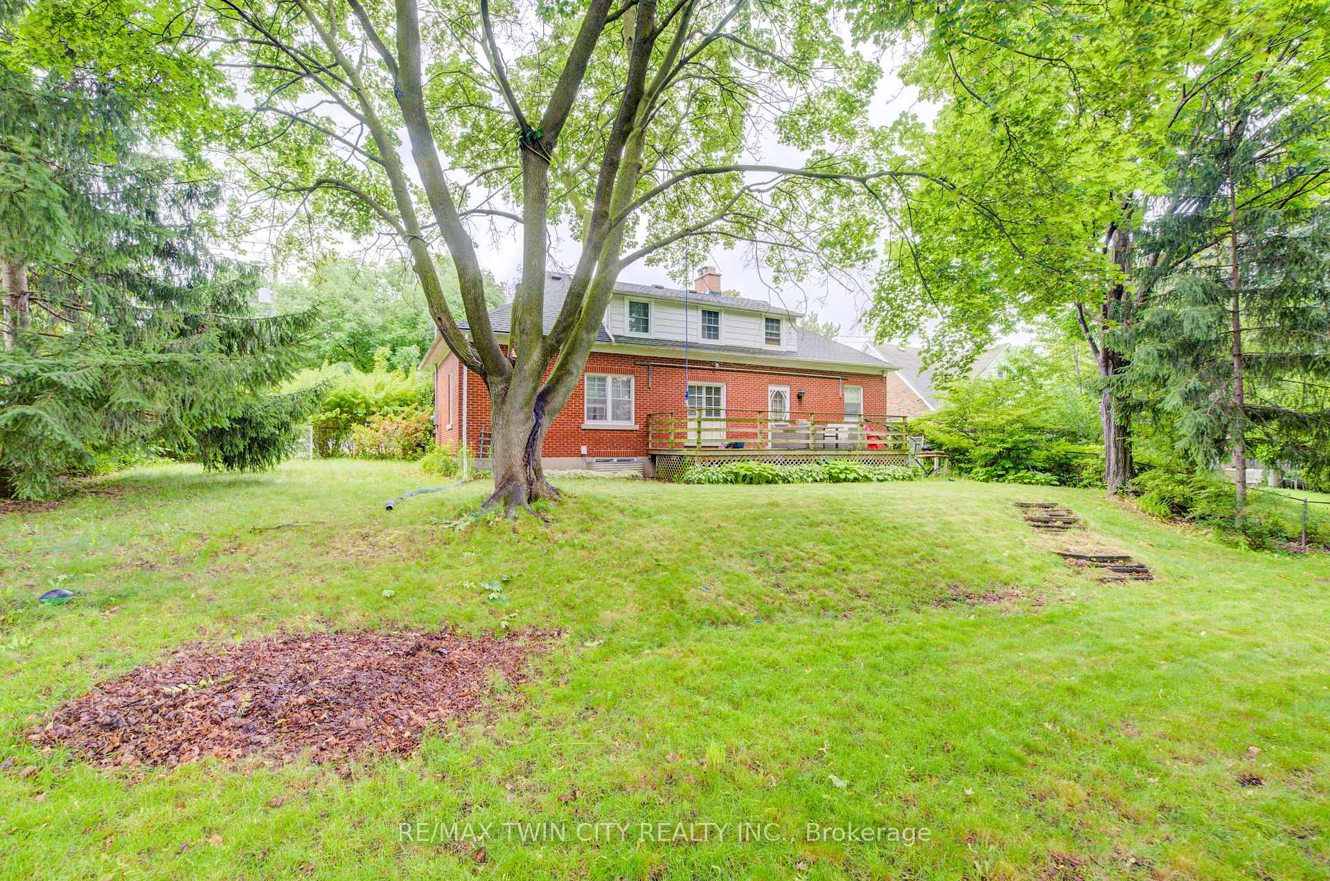 Photo 2 of 250 Bridgeport Road E, Waterloo — HOMEH