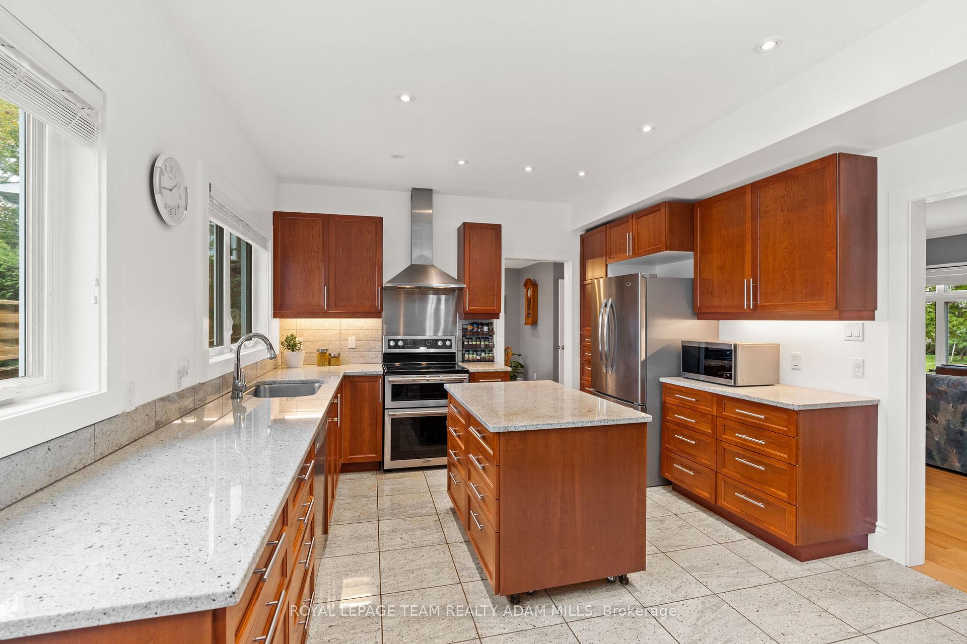 Photo 10 of 1481 Orchard Avenue, Ottawa, Alta Vista — HOMEH