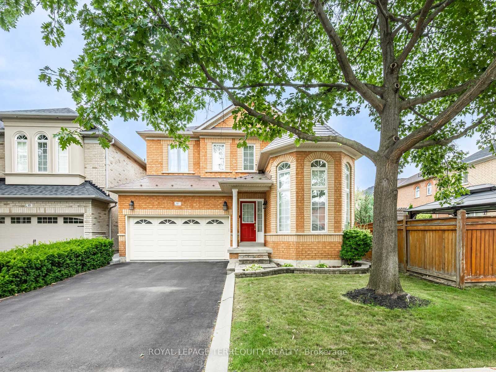 Front of 11 Avocet Drive