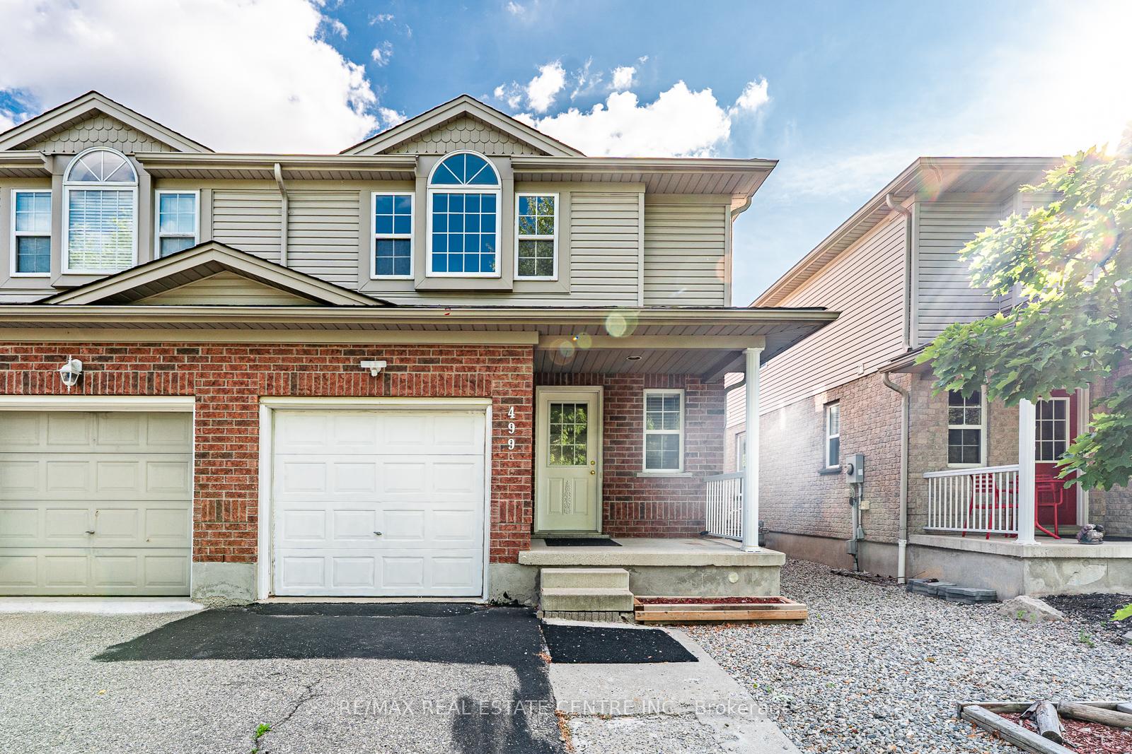 Photo 3 of 499 Dansbury Drive, Waterloo, Lexington — HOMEH