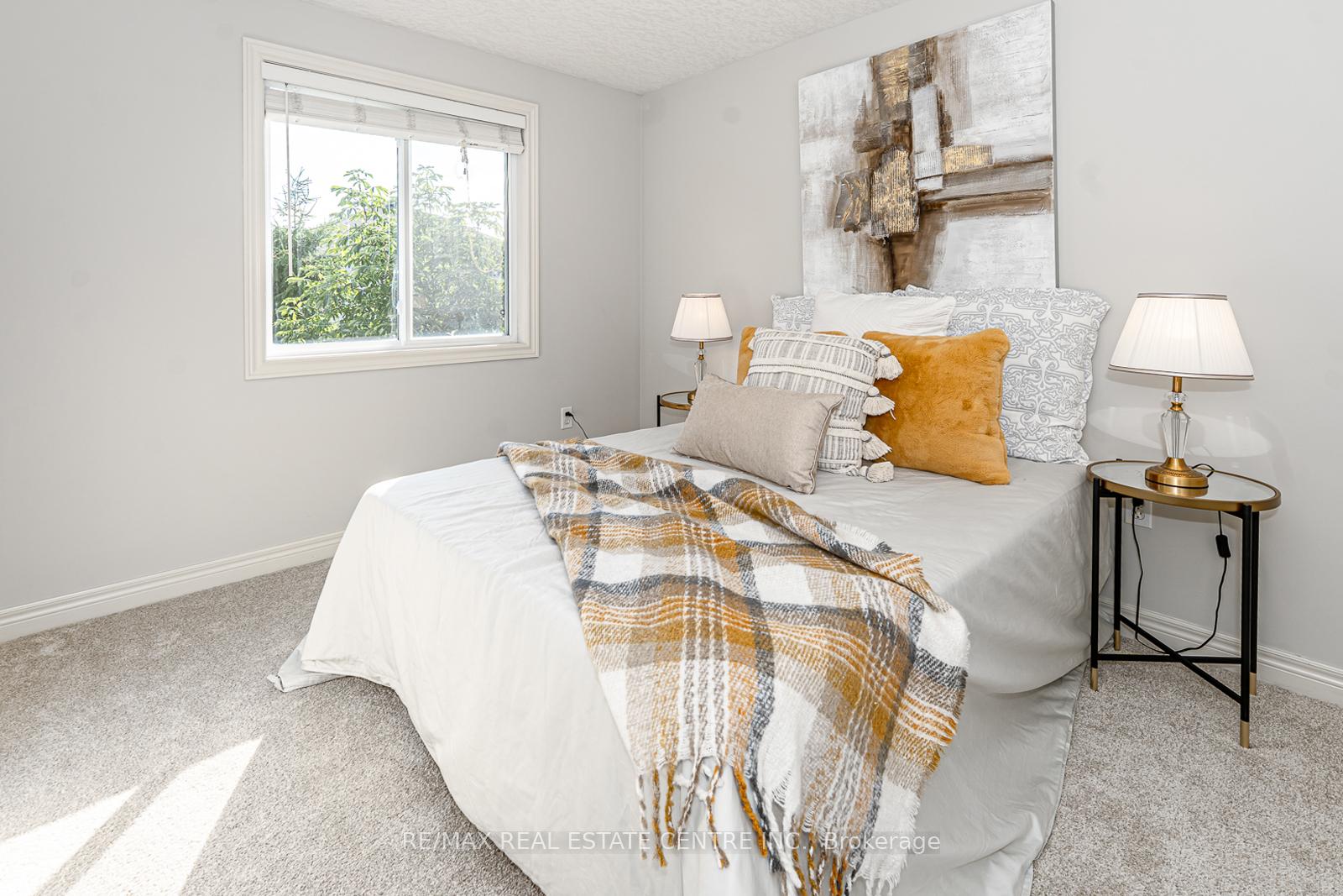 Photo 24 of 499 Dansbury Drive, Waterloo, Lexington — HOMEH