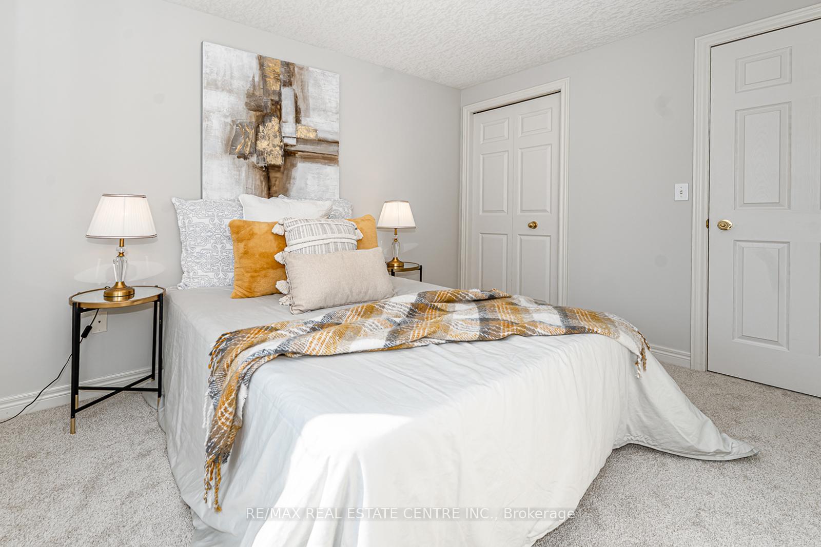 Photo 25 of 499 Dansbury Drive, Waterloo, Lexington — HOMEH