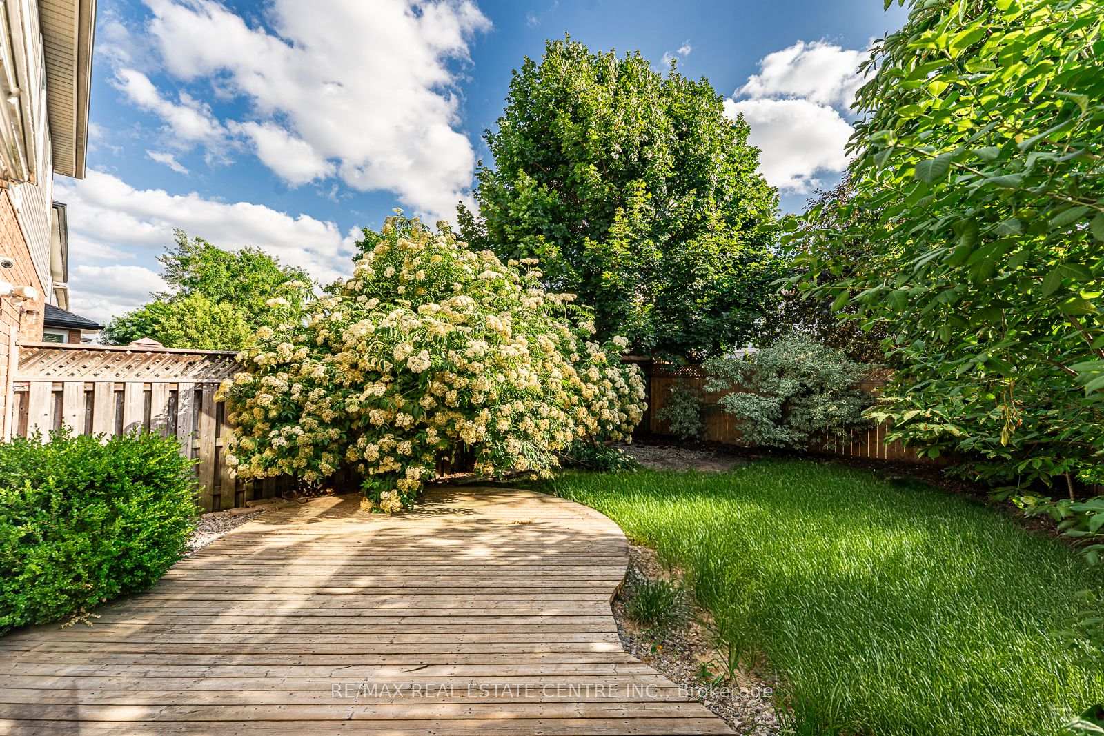 Photo 32 of 499 Dansbury Drive, Waterloo, Lexington — HOMEH