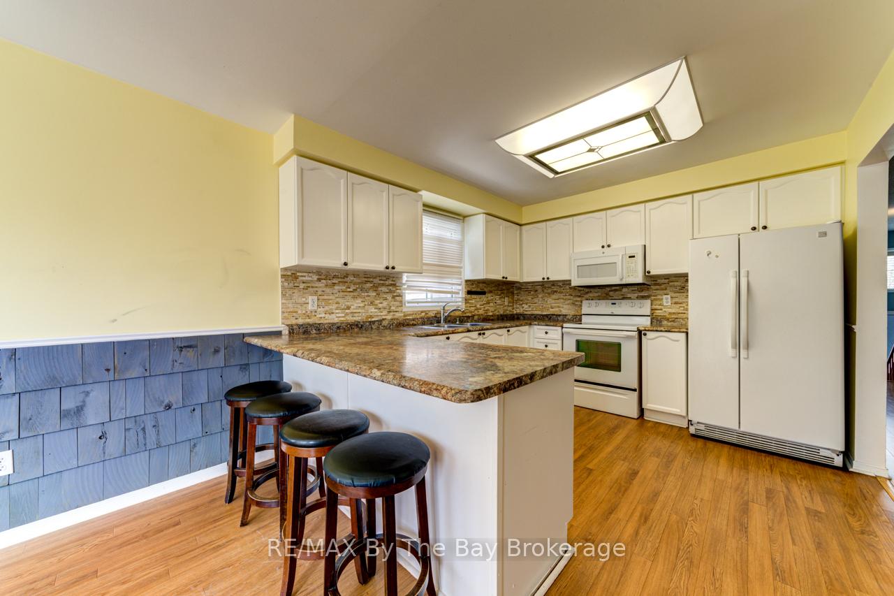 Photo 15 of 12 Acorn Crescent, Wasaga Beach — HOMEH