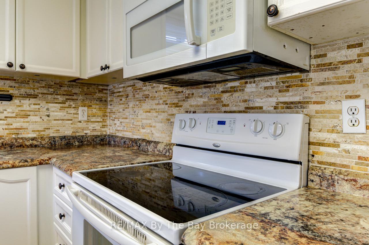 Photo 19 of 12 Acorn Crescent, Wasaga Beach — HOMEH