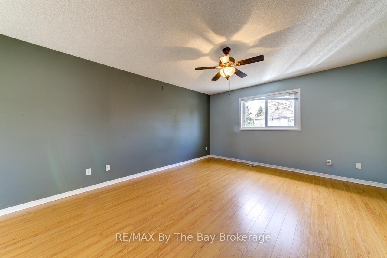 Photo 24 of 12 Acorn Crescent, Wasaga Beach — HOMEH