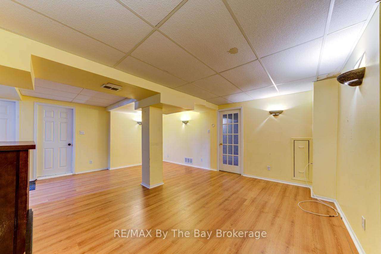 Photo 31 of 12 Acorn Crescent, Wasaga Beach — HOMEH