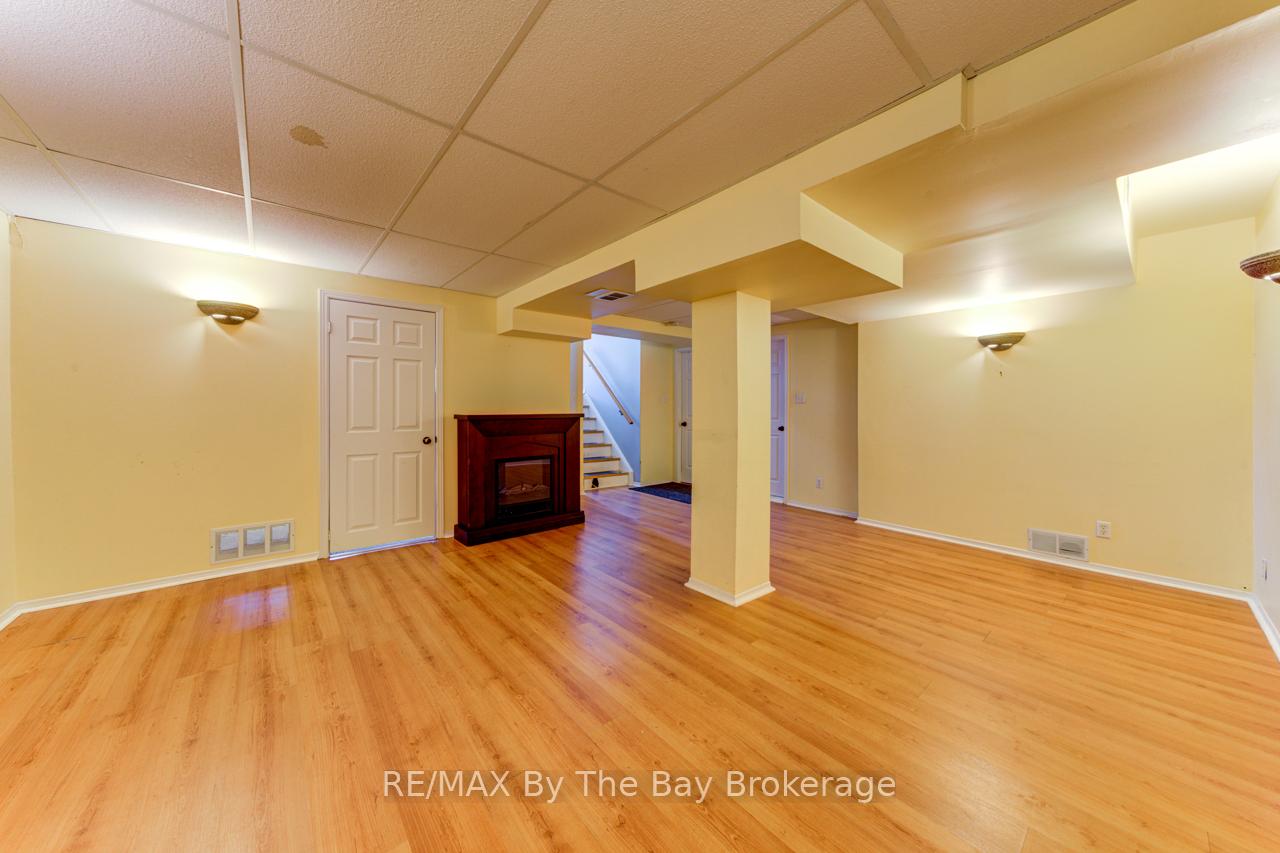 Photo 32 of 12 Acorn Crescent, Wasaga Beach — HOMEH