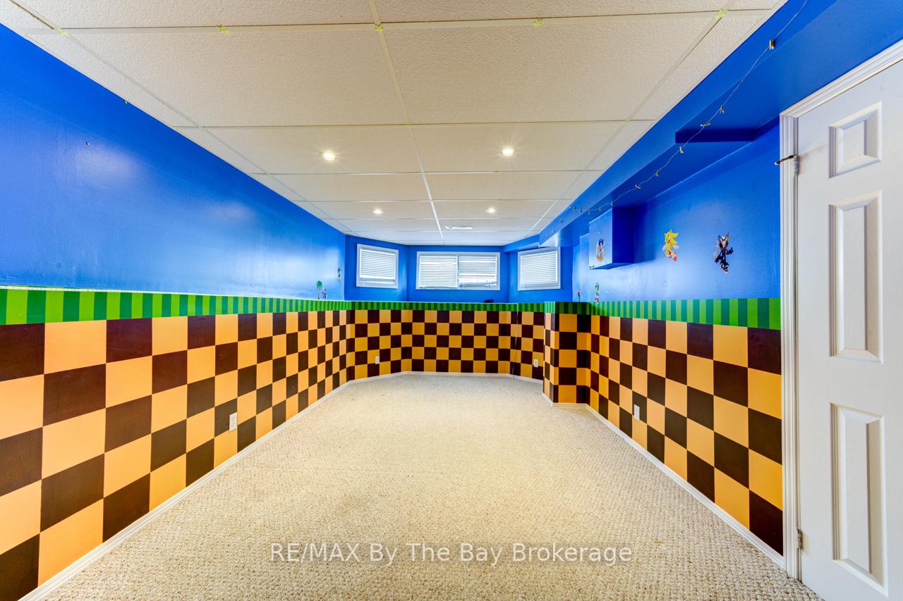 Photo 36 of 12 Acorn Crescent, Wasaga Beach — HOMEH