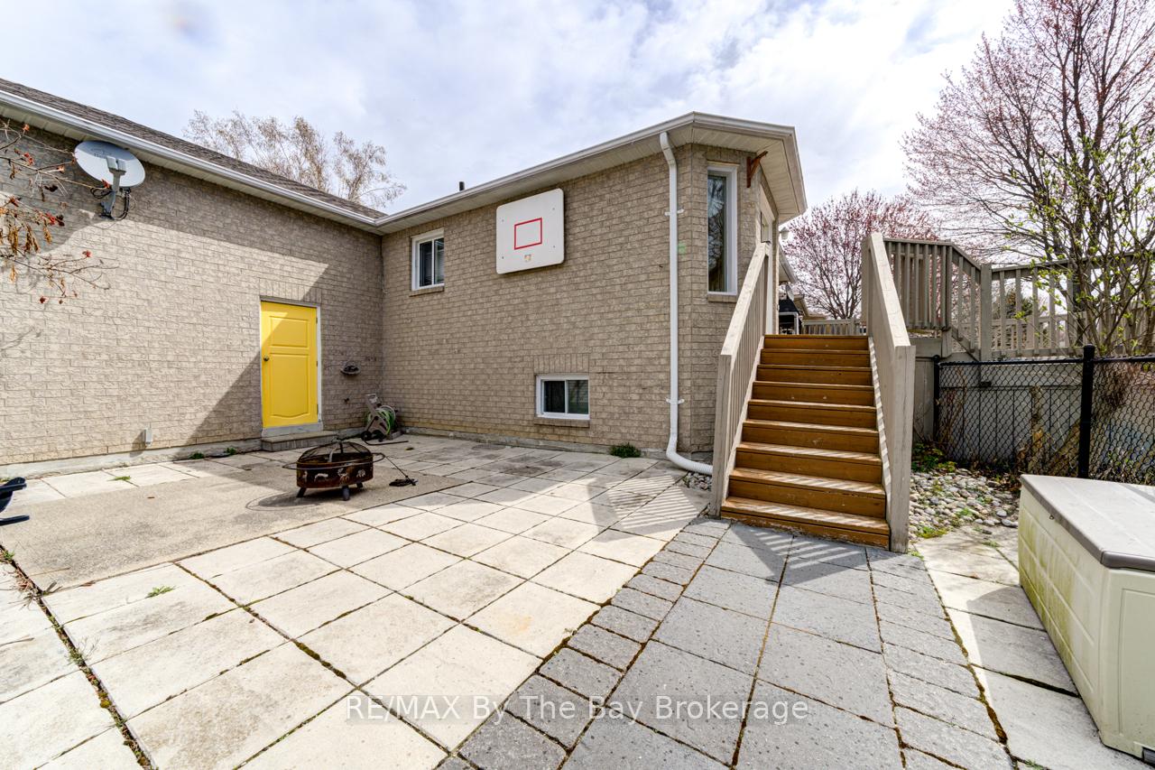 Photo 44 of 12 Acorn Crescent, Wasaga Beach — HOMEH