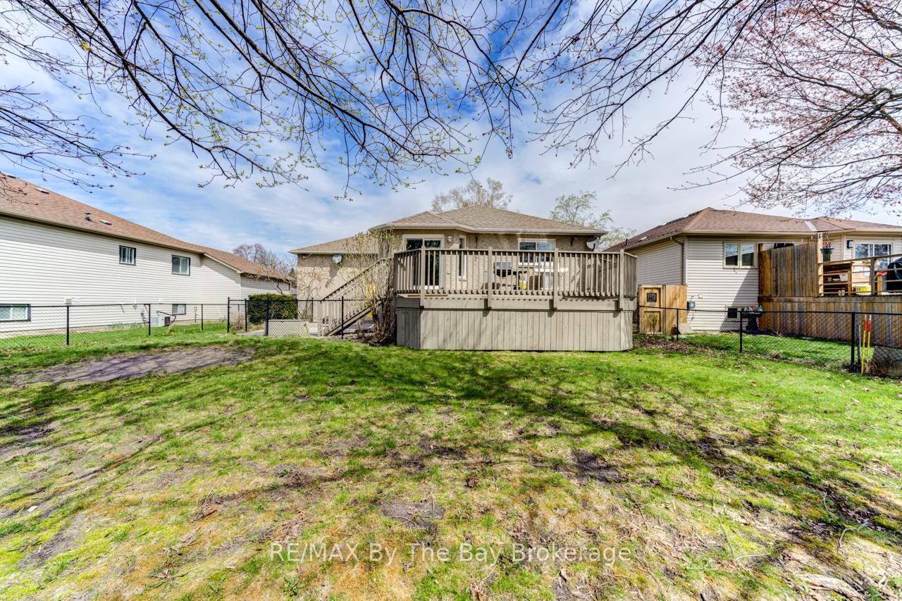 Photo 45 of 12 Acorn Crescent, Wasaga Beach — HOMEH