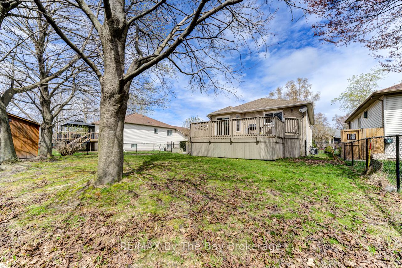 Photo 46 of 12 Acorn Crescent, Wasaga Beach — HOMEH