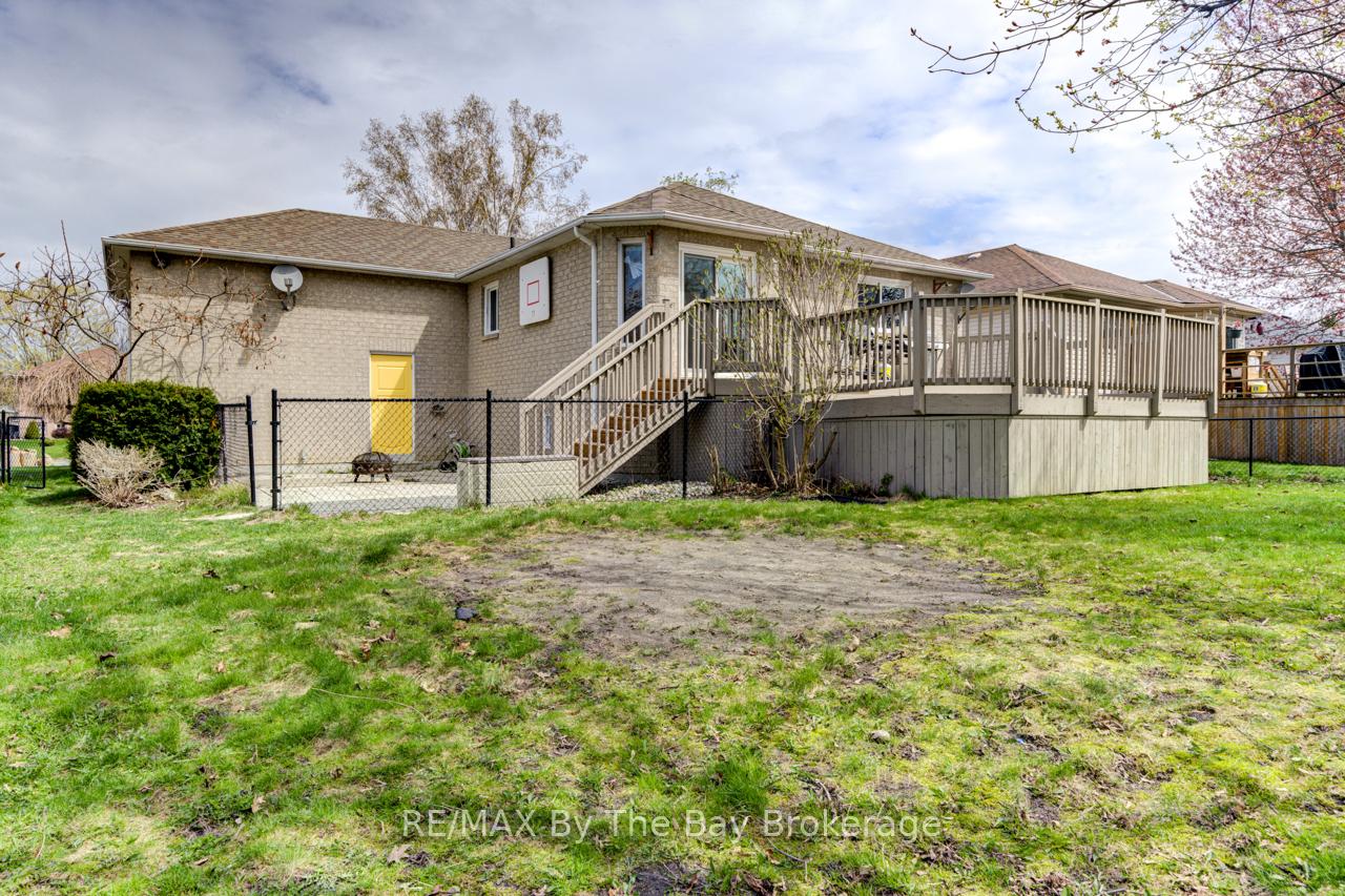 Photo 48 of 12 Acorn Crescent, Wasaga Beach — HOMEH