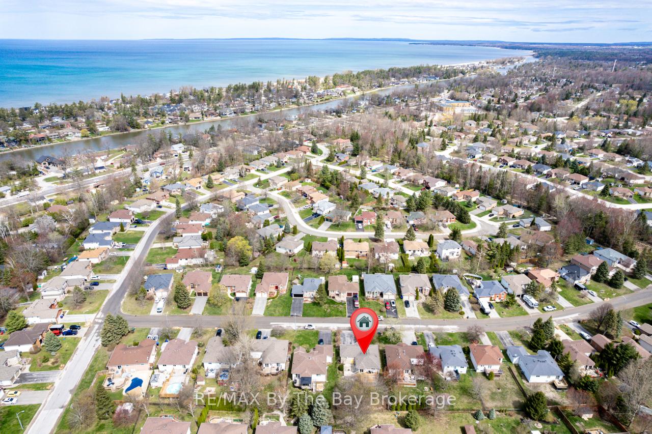Photo 50 of 12 Acorn Crescent, Wasaga Beach — HOMEH