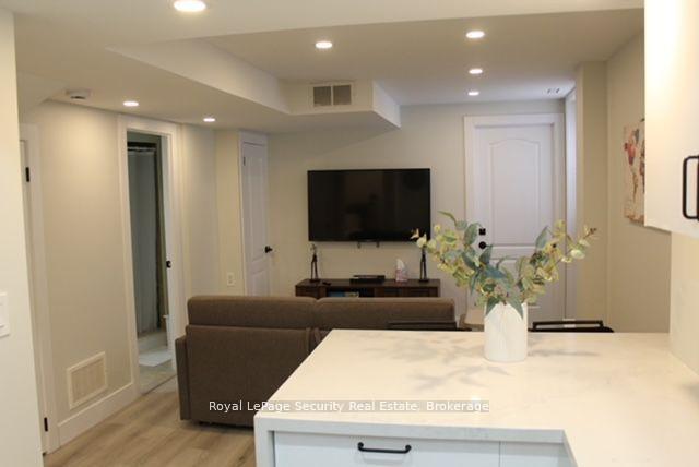 Photo 11 of Unit BASEMENT, 77 Casabel Drive, Vaughan, Vellore Village — HOMEH