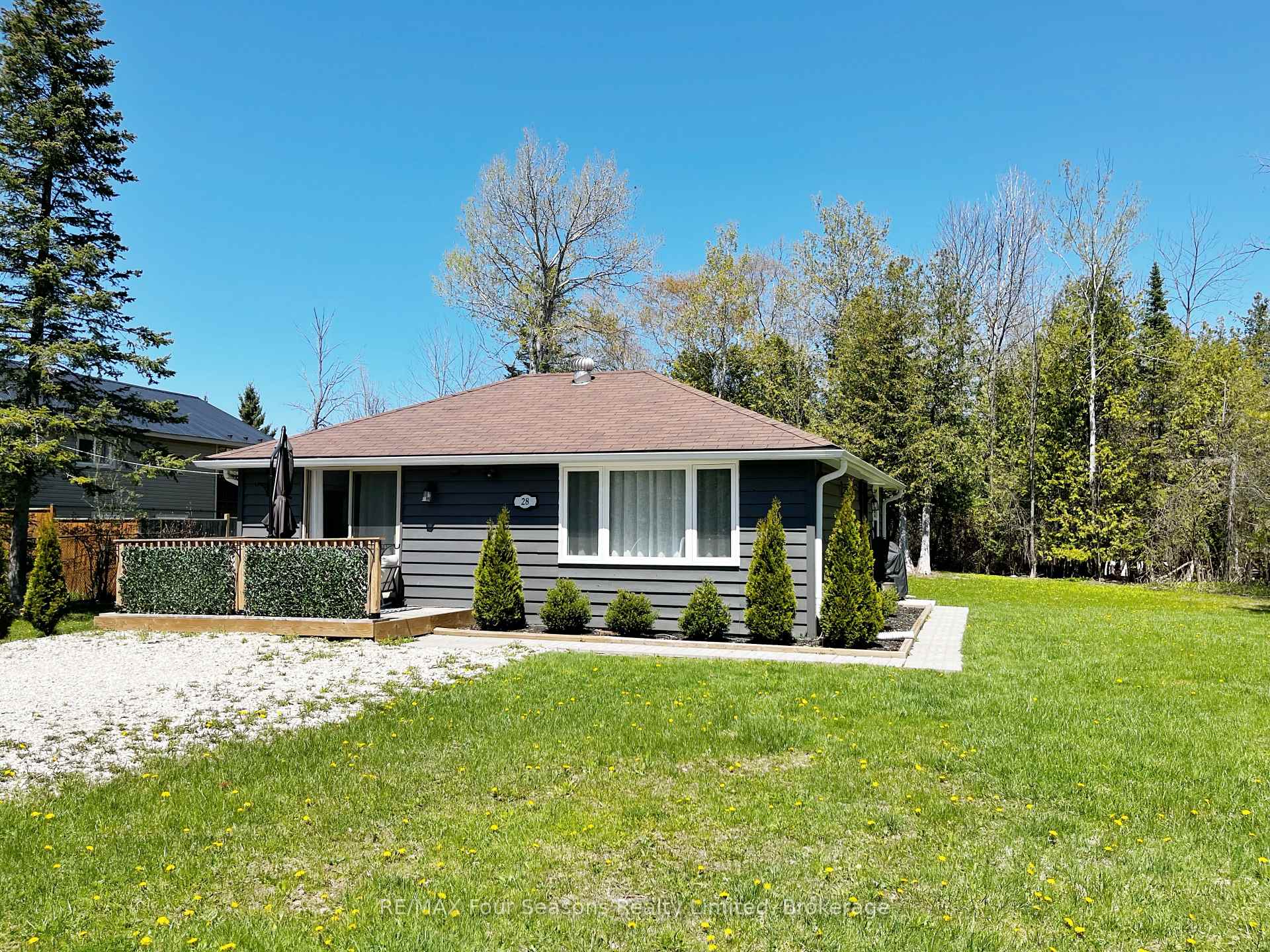Photo 1 of 28 Betty Boulevard, Wasaga Beach — HOMEH