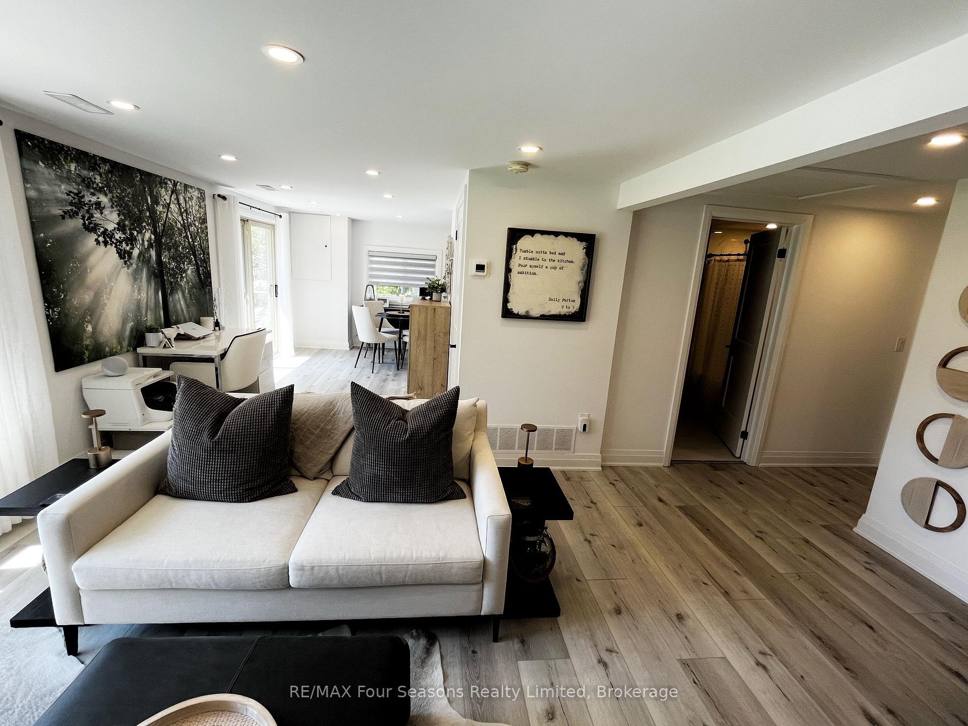 Photo 10 of 28 Betty Boulevard, Wasaga Beach — HOMEH