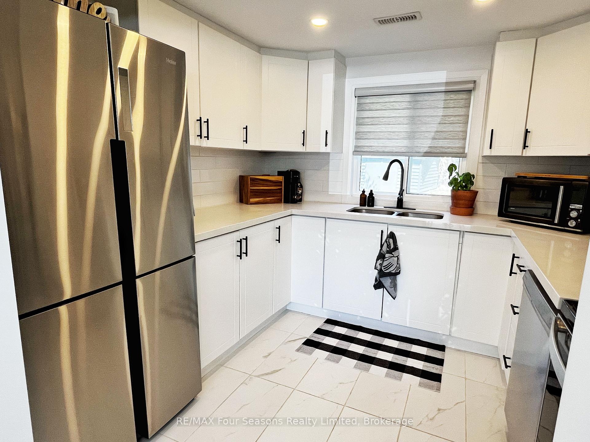 Photo 18 of 28 Betty Boulevard, Wasaga Beach — HOMEH