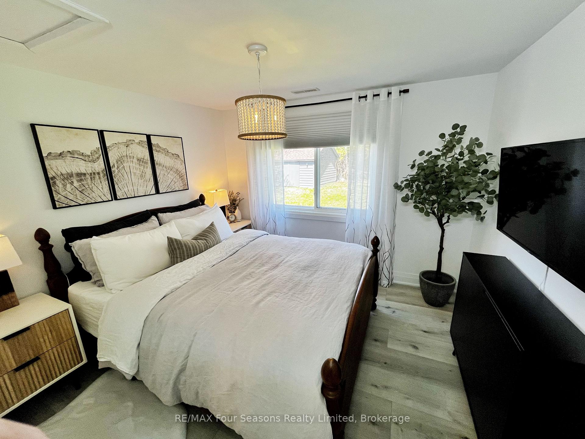 Photo 23 of 28 Betty Boulevard, Wasaga Beach — HOMEH